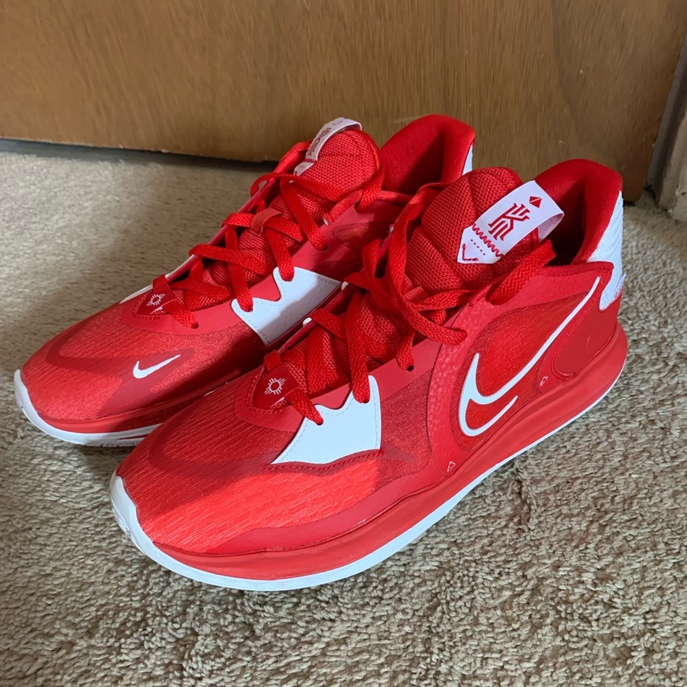 Kyrie 5 Low Team Red